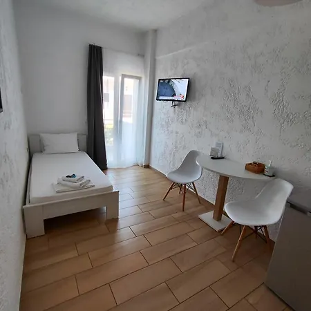 Ble Island Aparthotel Hersonissos (Crete)